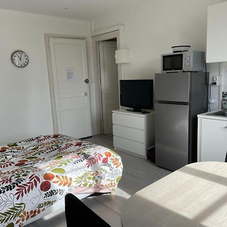 Studio Meuble Et Lumineux 20M2 Apartment Vittel Exterior photo